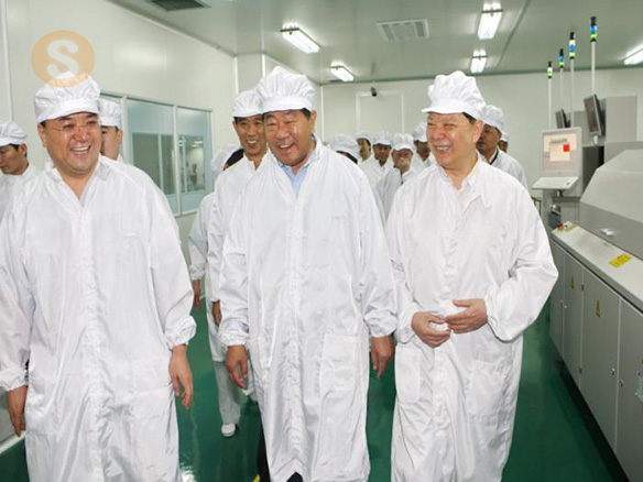 2009年6月11日時(shí)任中共中央政治局常委、全國政協(xié)主席賈慶林蒞臨公司視察