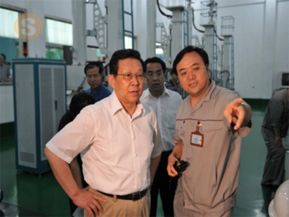 2009年8月4日海峽兩岸關(guān)係協(xié)會(huì)會(huì)長(zhǎng)陳德銘（時(shí)任國家商務(wù)部部長(zhǎng)）蒞臨公司視察